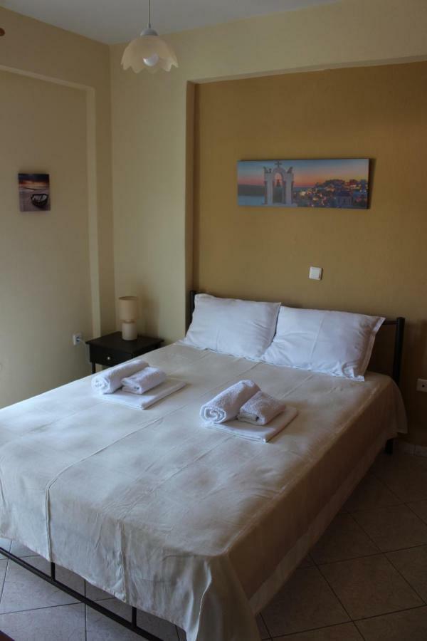 Paralia Ofriniou Gr Sunrise Apartments 3 Esterno foto